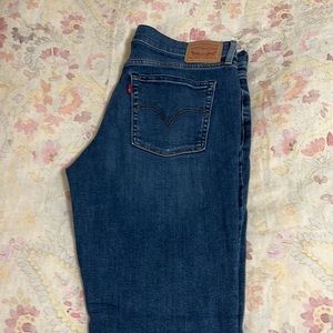 Levi’s boyfriend jeans